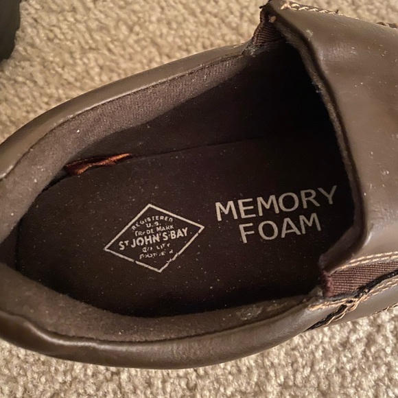 Authentic St.JOHN’S BAY Men’s Brown Memory Foam Slip on Shoes size 8.5M with box - Picture 3 of 10